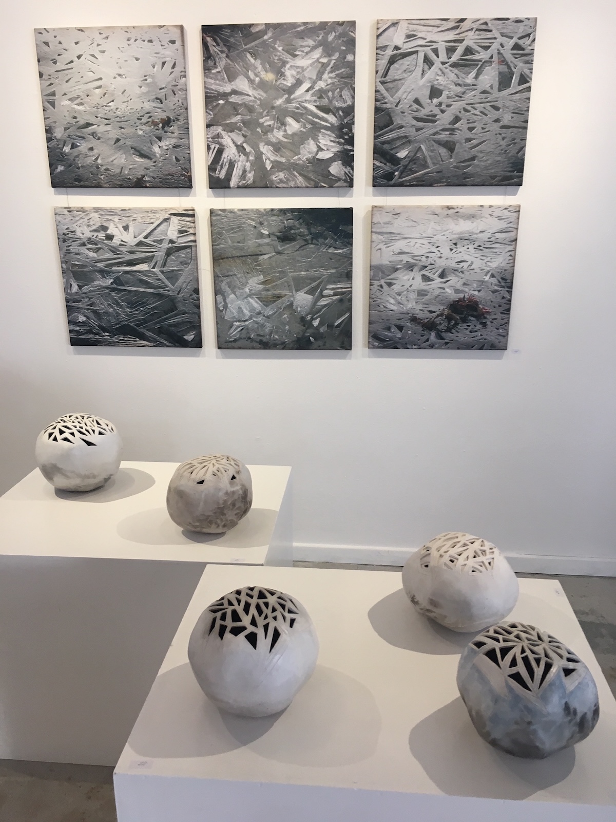“Det frosne havlandskabs istegninger“. Tegninger og keramik /drawings and ceramic.