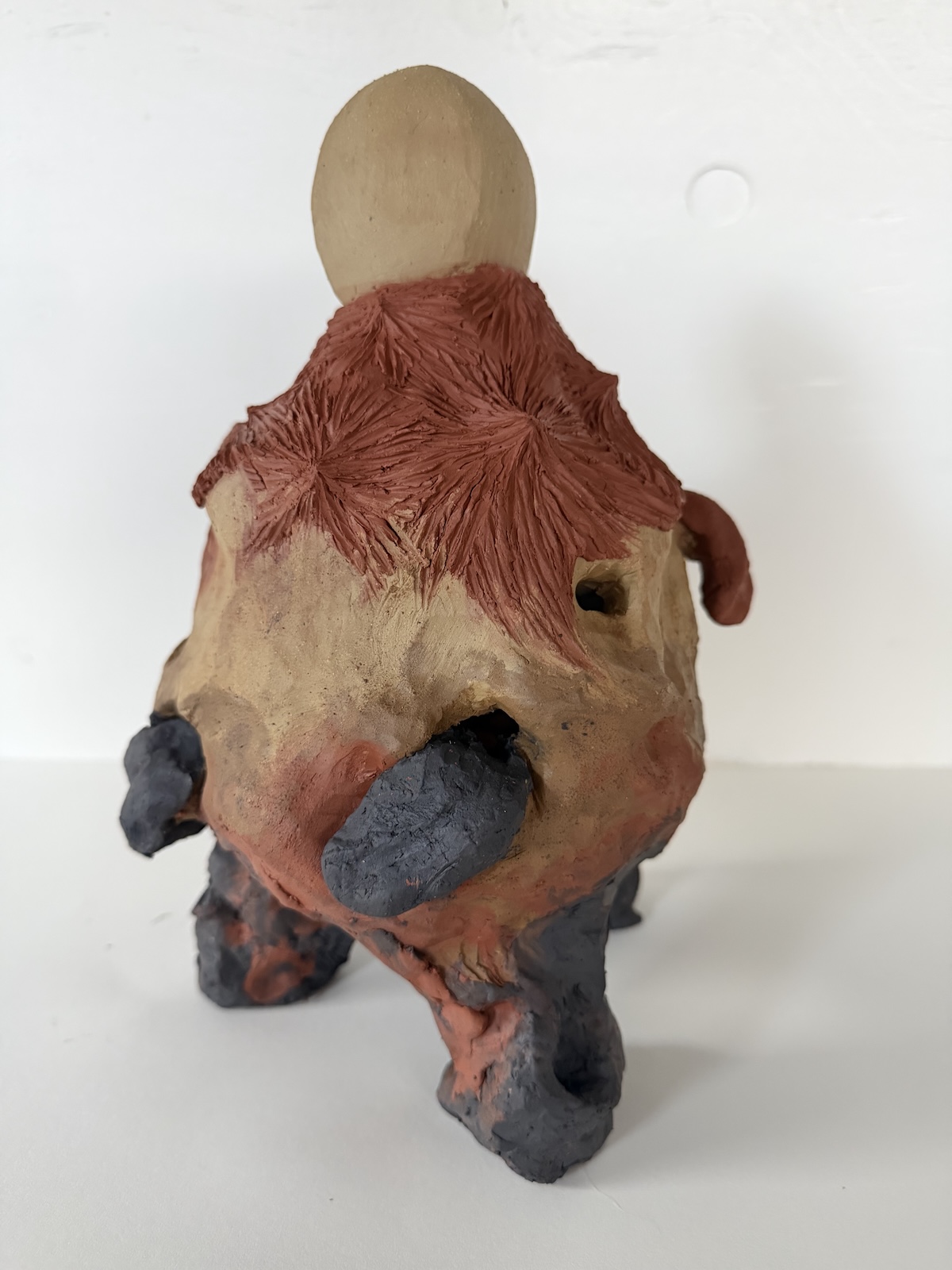 Magma Mama. 30x20cm  (HA). Blandet jord-ler / Mixed earth clay.